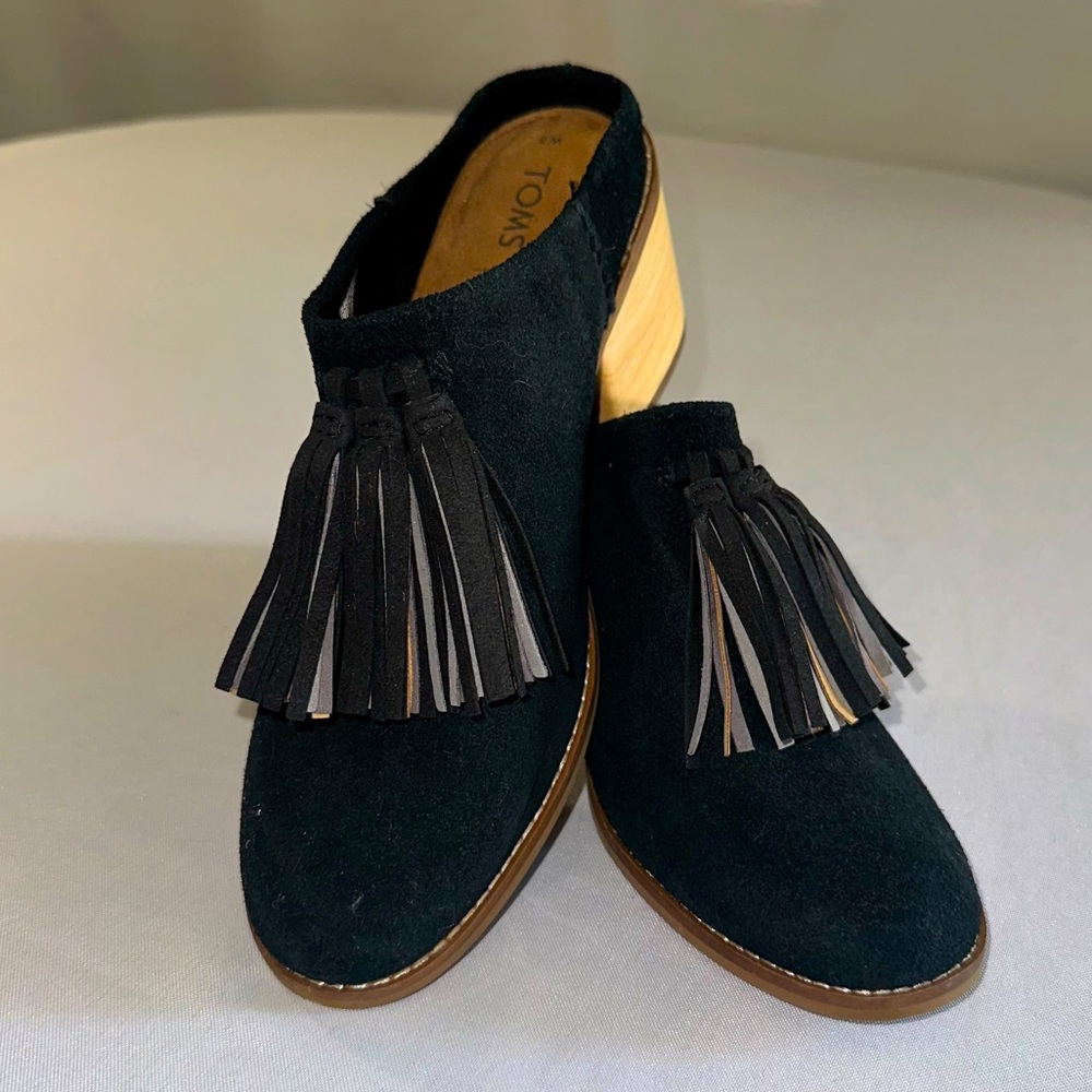 Toms • Leila Tassle EUC Mule Black Size 8 Slip On Heel Fall Shoes Chunky